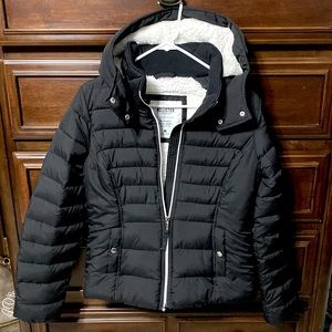 NWT Womens Hollister lined puffer coat